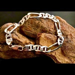 ‼️SOLD‼️🌟Men’s 925 Italy Figaro Bracelet 🌟